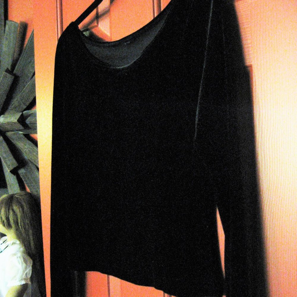SOFT Black Velvety Stretch Top